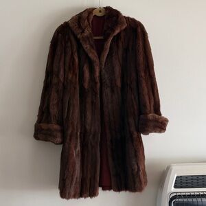 Luxurious Vintage Brown Fur/Mink Coat